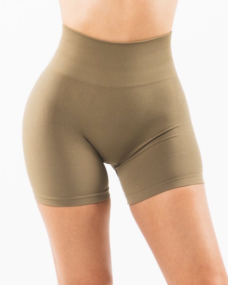 Short Alphalete Amplify Corta 4.5" Willow Femme | MSU-68251092